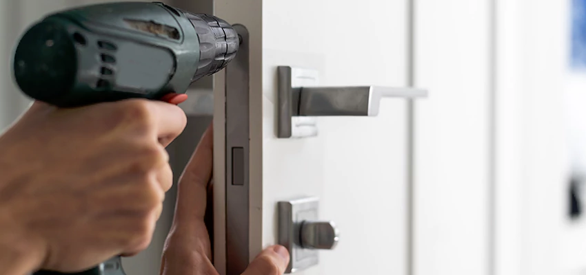 Locksmith For Lock Replacement Near Me in West Modesto, CA